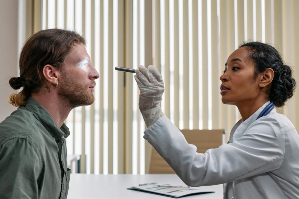 How to Manage Eye Allergies During Allergy Season