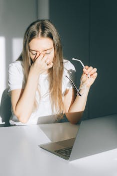 How to Prevent Digital Eye Strain: Tips for a Healthier Screen Time